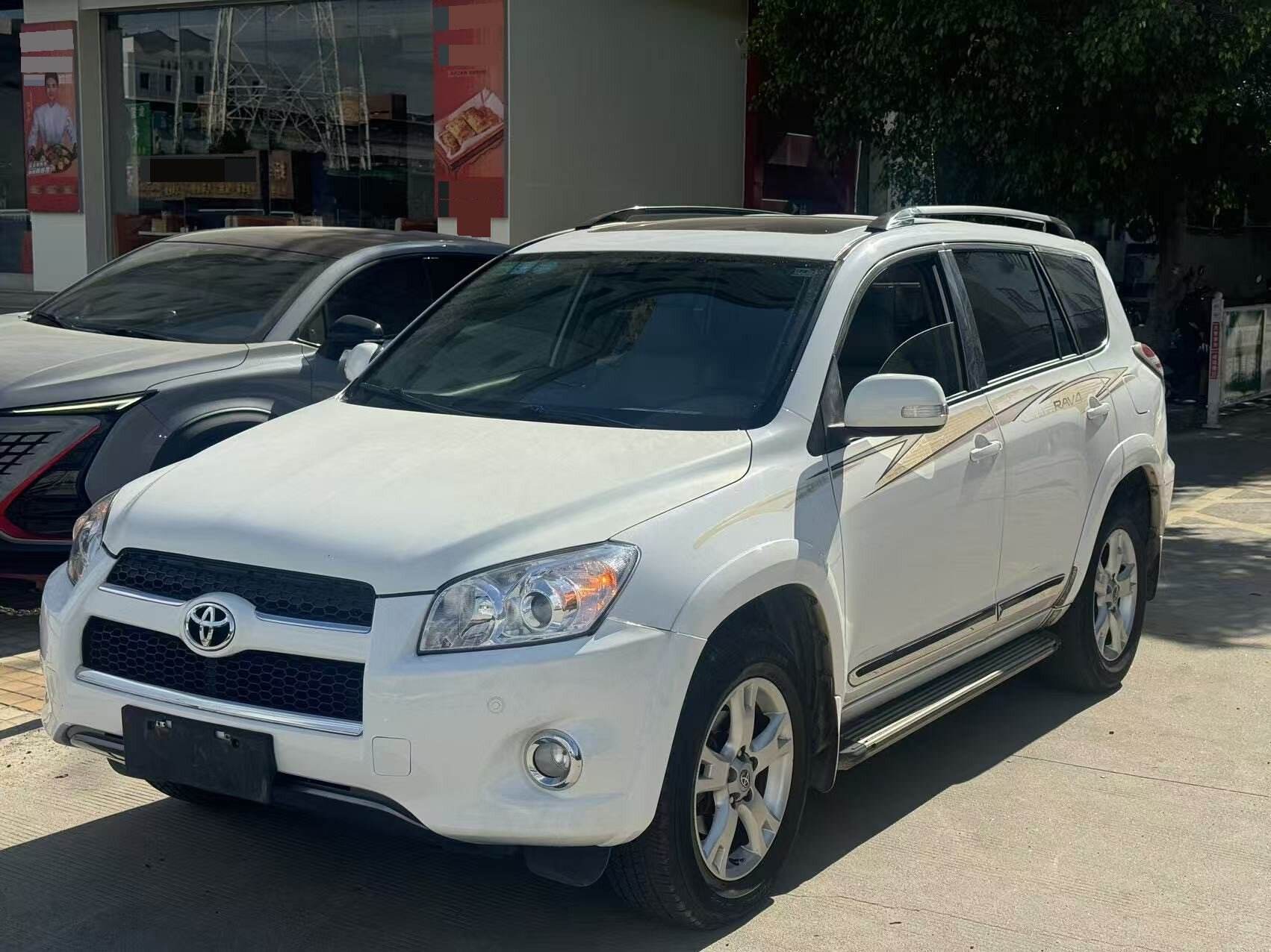 RAV4 2.4 Luxury