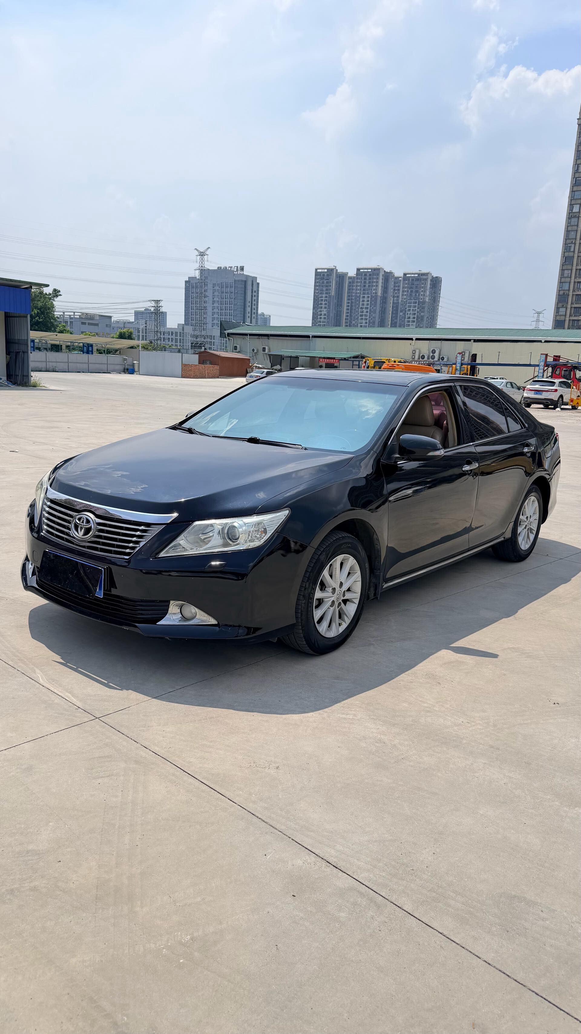 Camry 2.5 G Luxury Edition