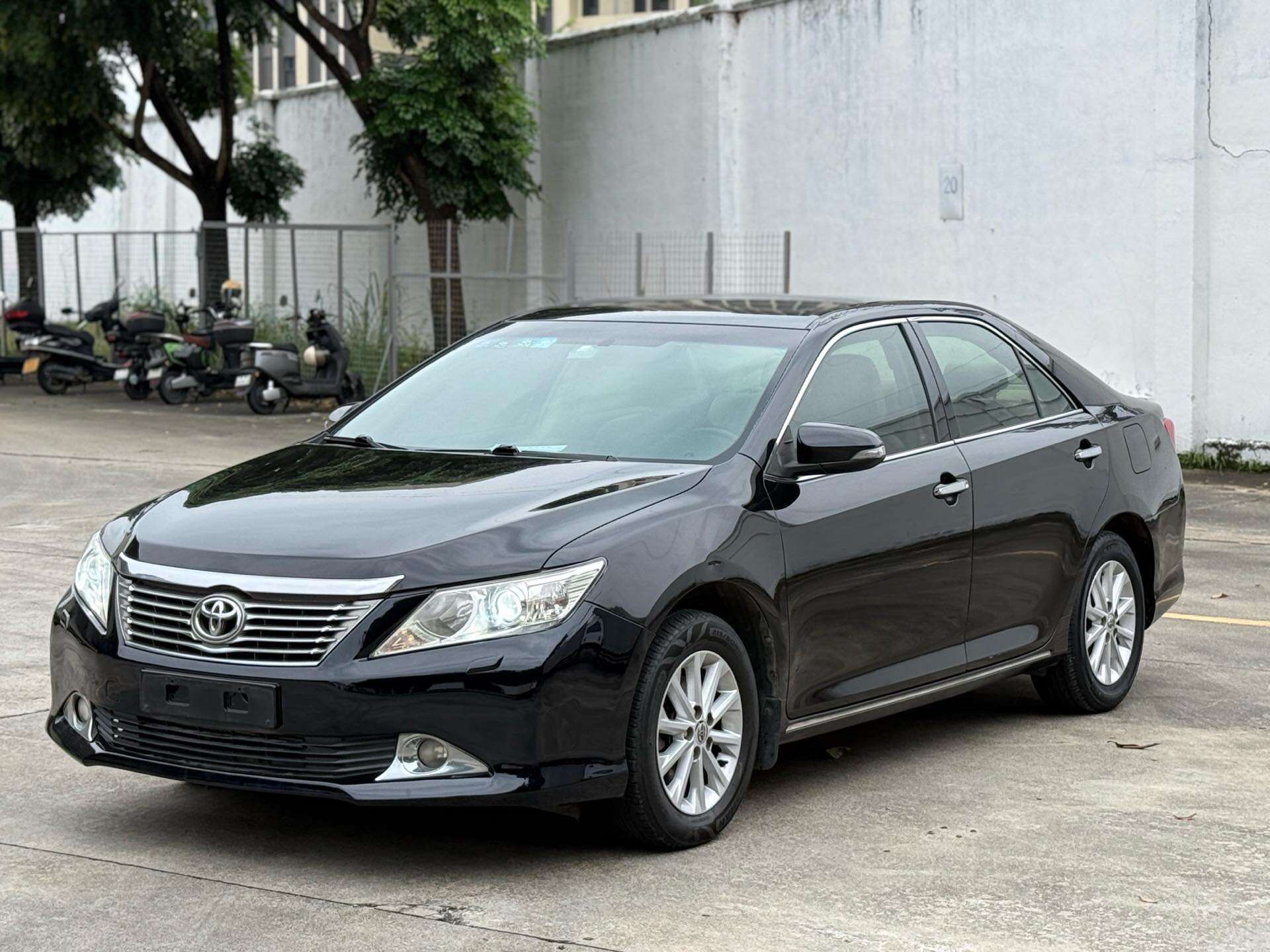 Camry 2.5 G Luxury Edition