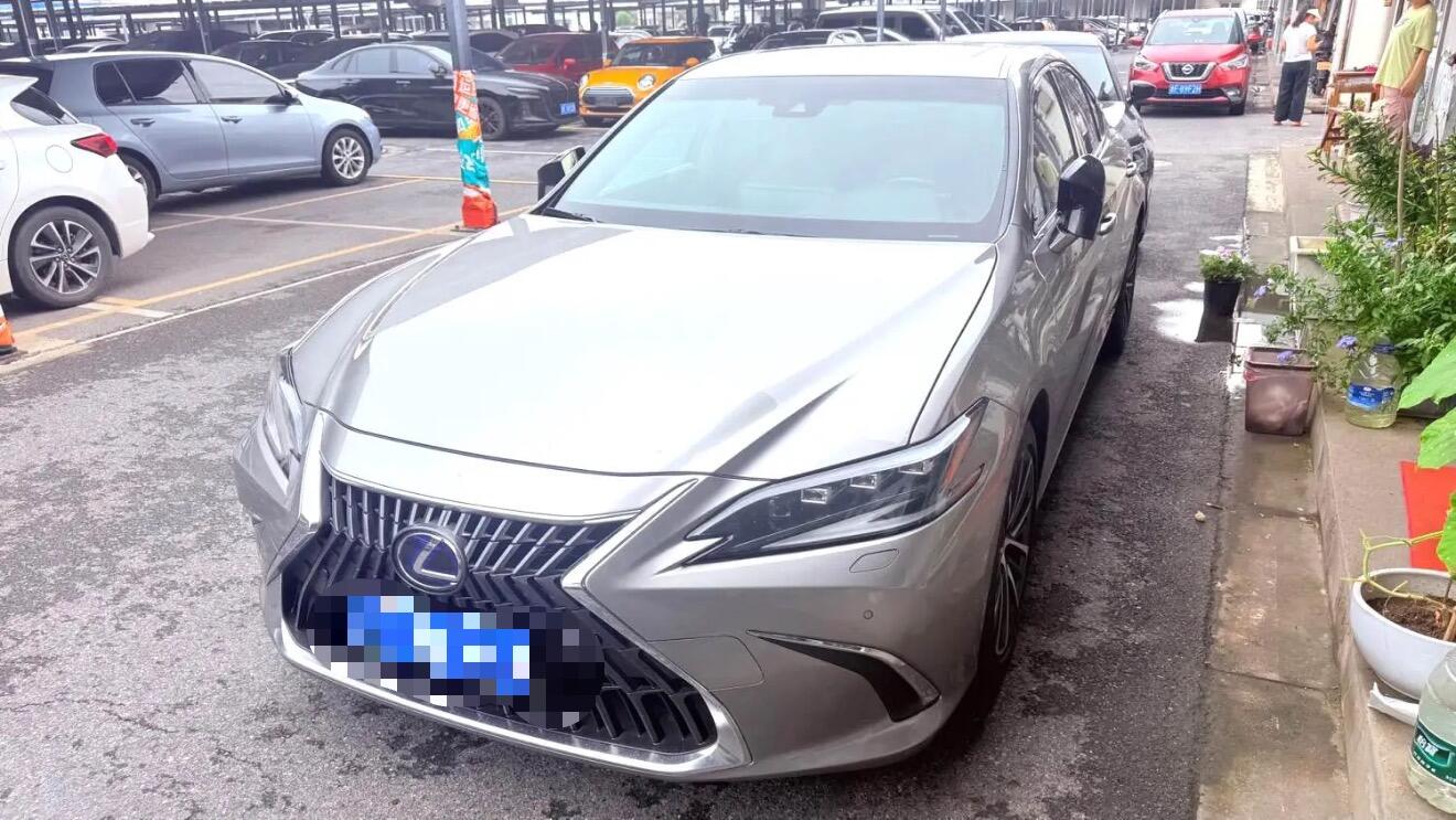 ES300h 2.5 CVT Premium