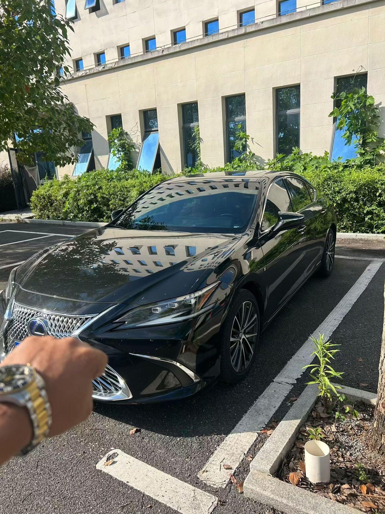 ES300h 2.5 CVT Premium