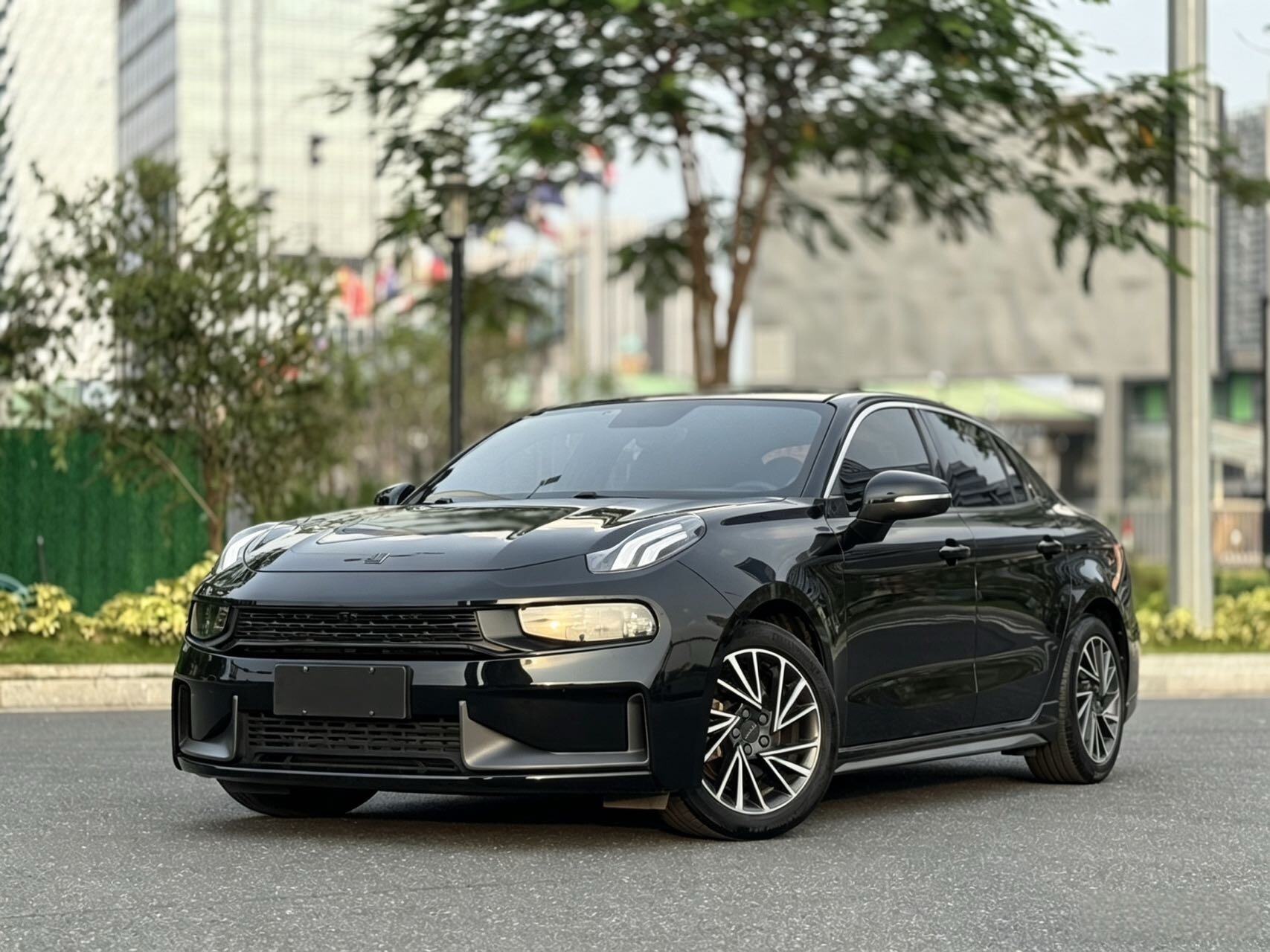 LYNK & CO 03 1.5TD Jìn Plus