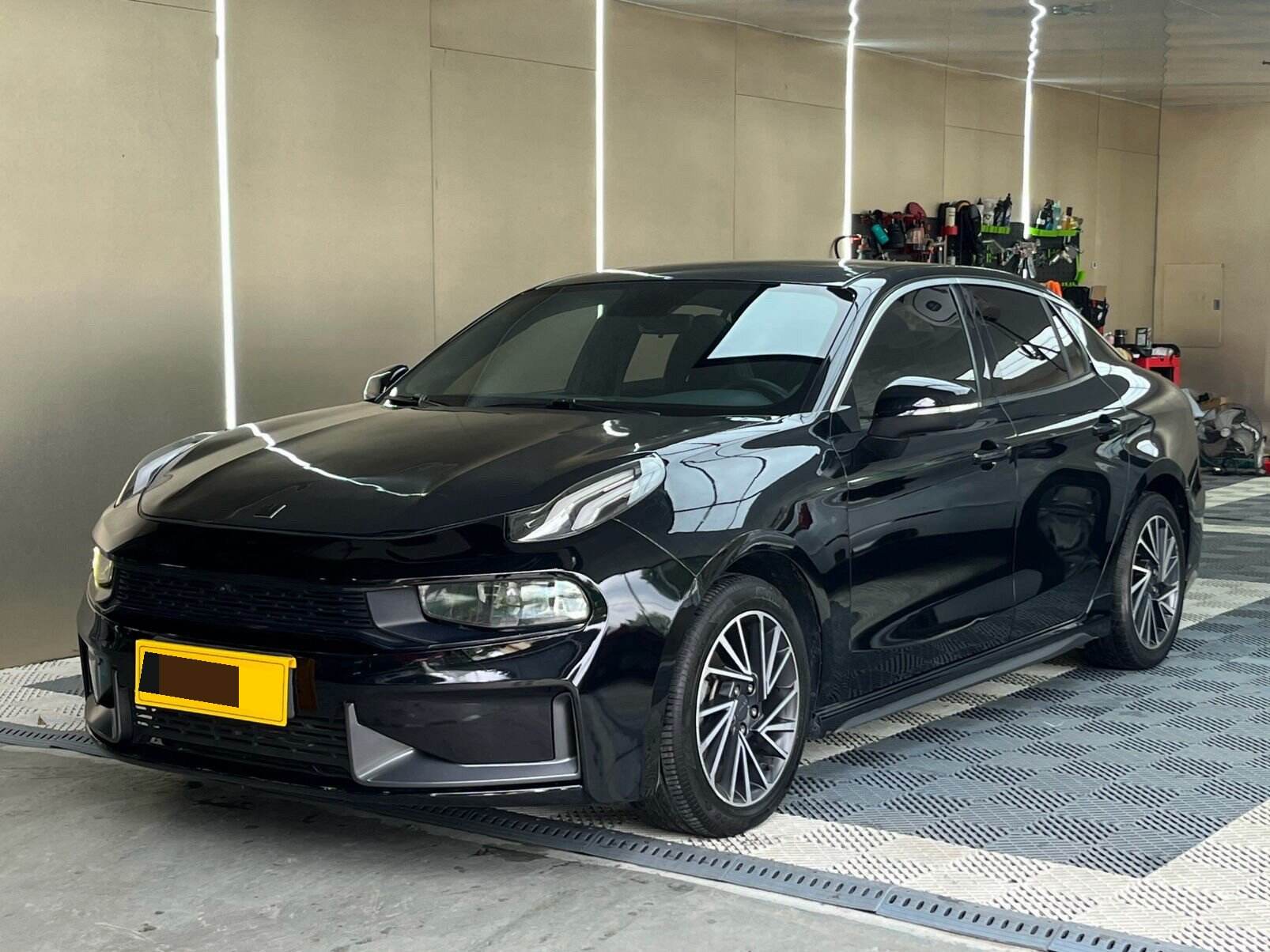 LYNK & CO 03 1.5TD Jìn Plus