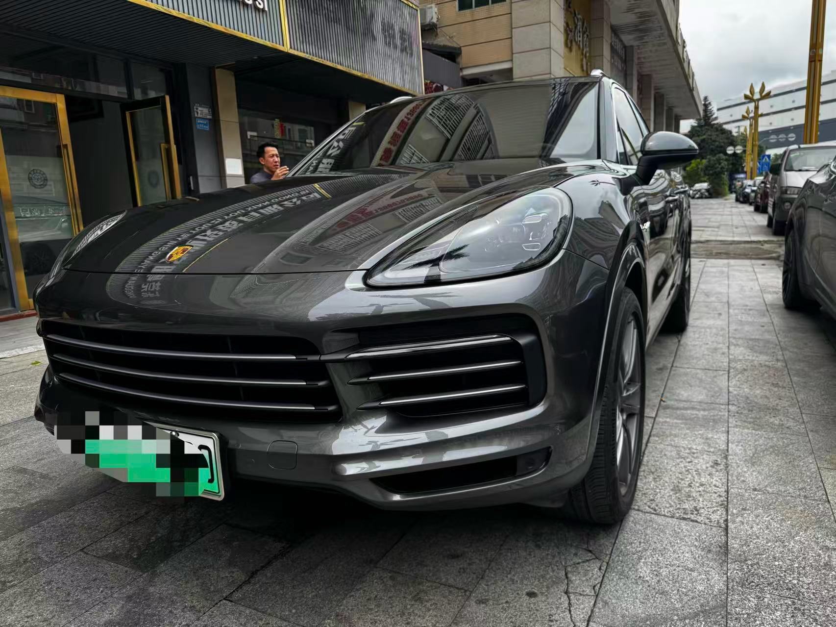 Cayenne Plug-in Hybrid 2.0T