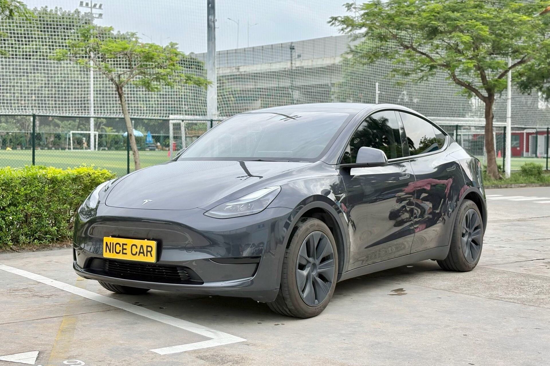 Model Y 后轮驱动版