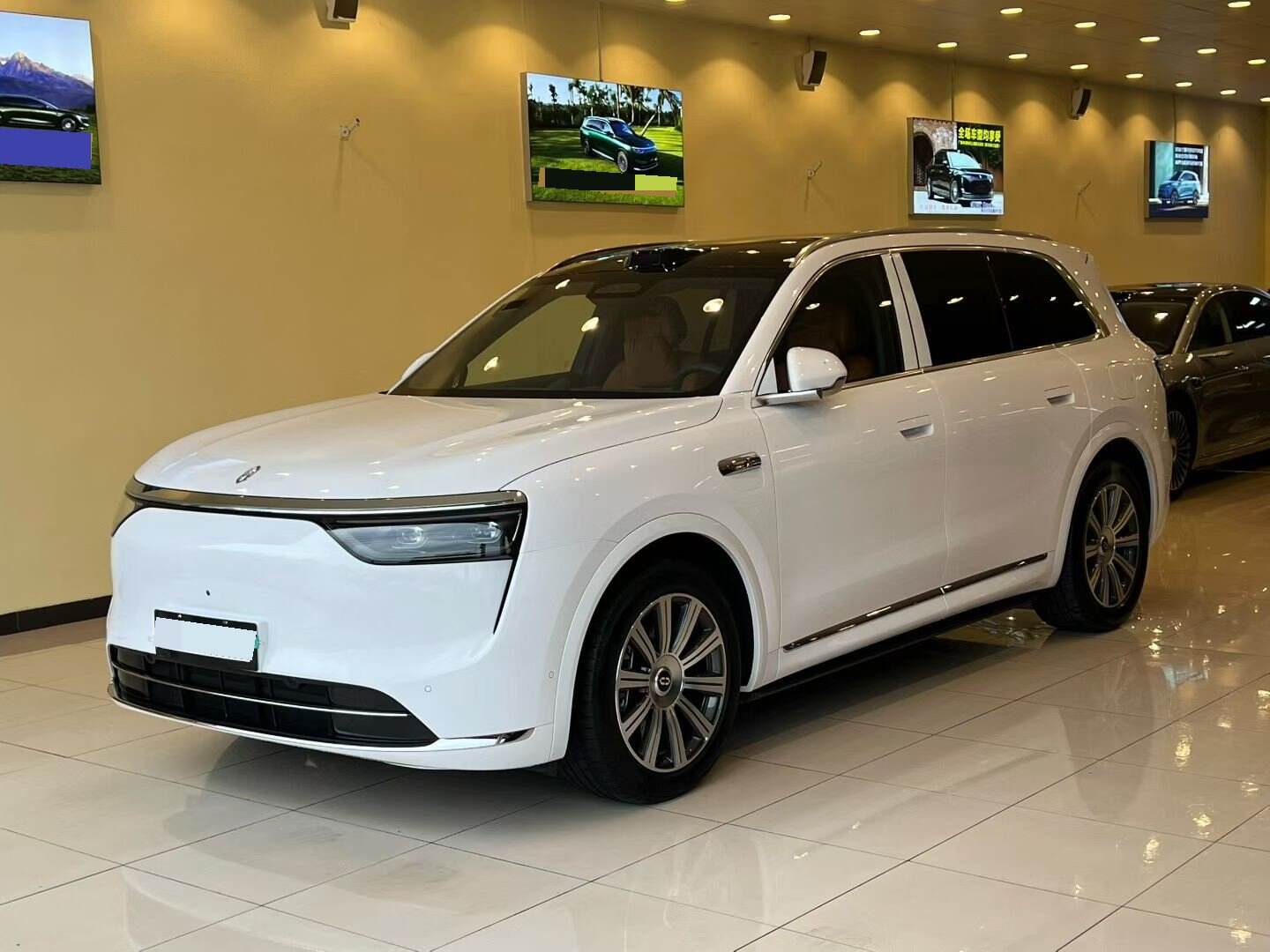 2025问界M8 Max+ Edition 53.4kWh 6-Seater Edition